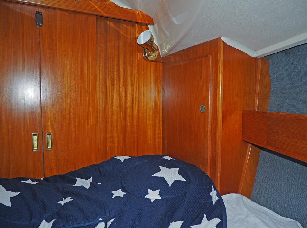 Cabin en avant, H&eacute;bergements